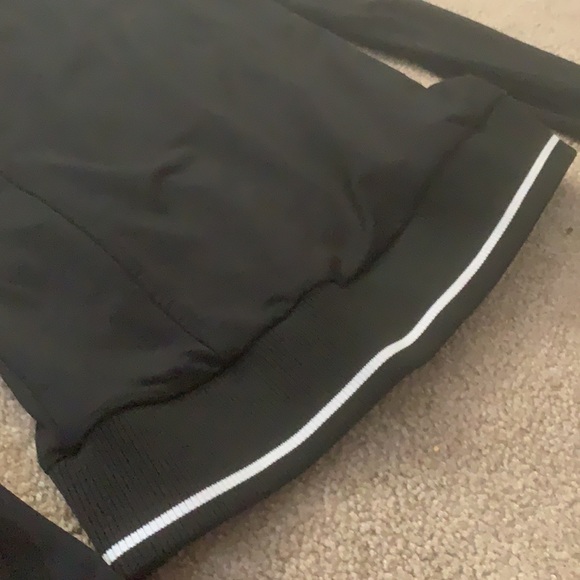 A black sweater🖤 - Picture 4 of 4